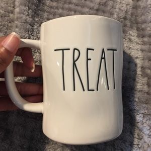 Rae Dunn Halloween mugs set of 2